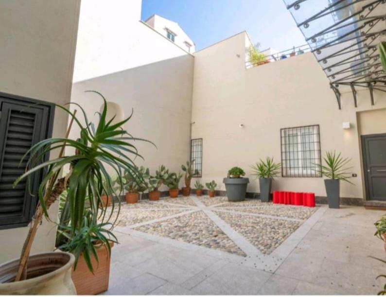 Da Lila A Ballaro Apartamento
